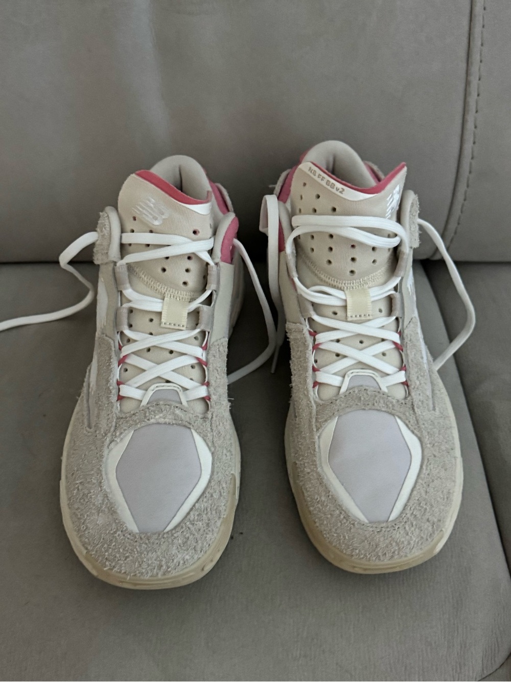New Balance fresh foam BB v2 sneakers shoes men’s 8.5 moonbeam pink